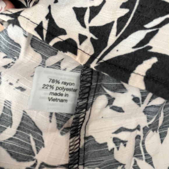 Lane Bryant Classic Crop Long-Sleeve Full Wrap Top in Maya Floral Size 28 - Picture 5 of 7